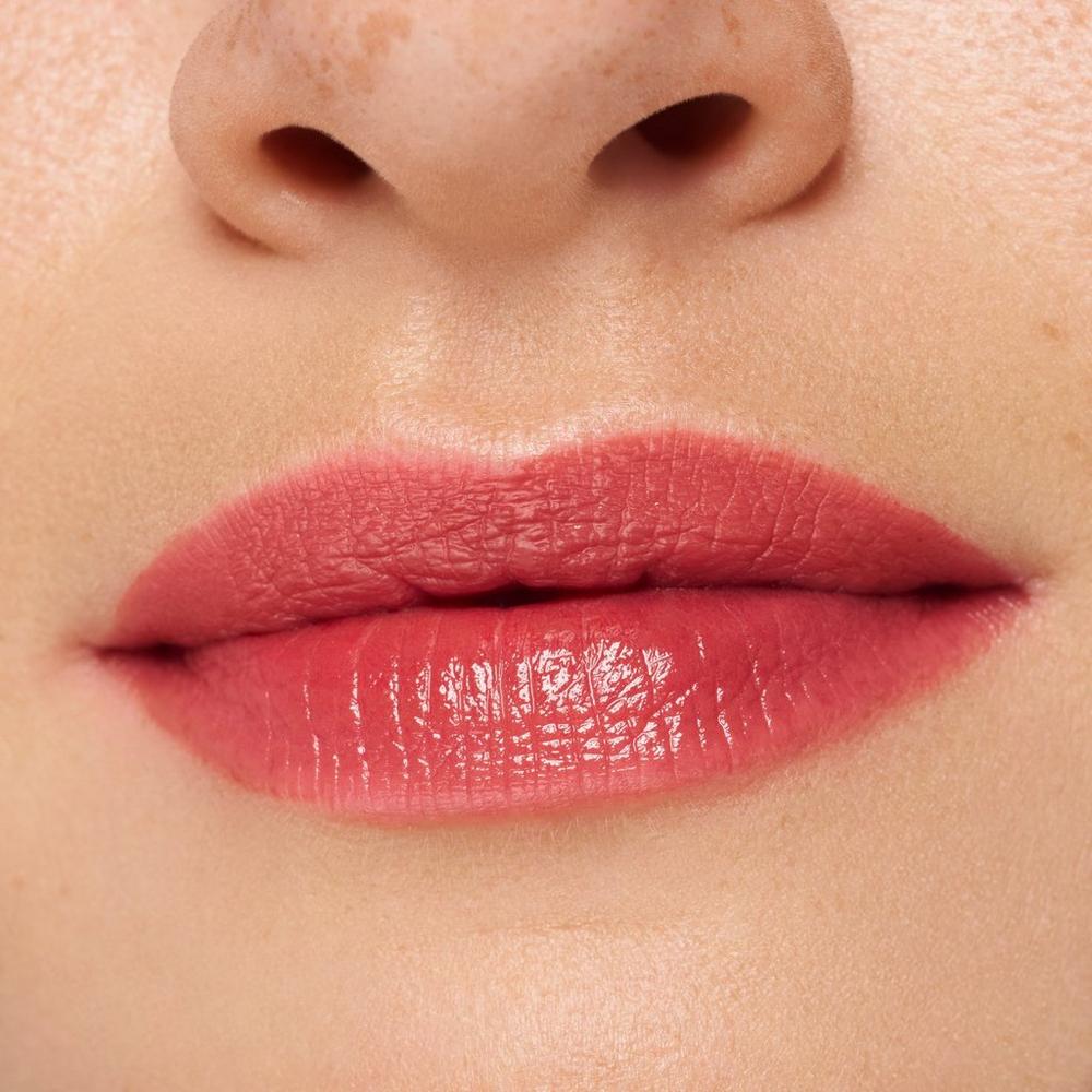 essence hydra kiss Lip Tint 01 Blushing Nude